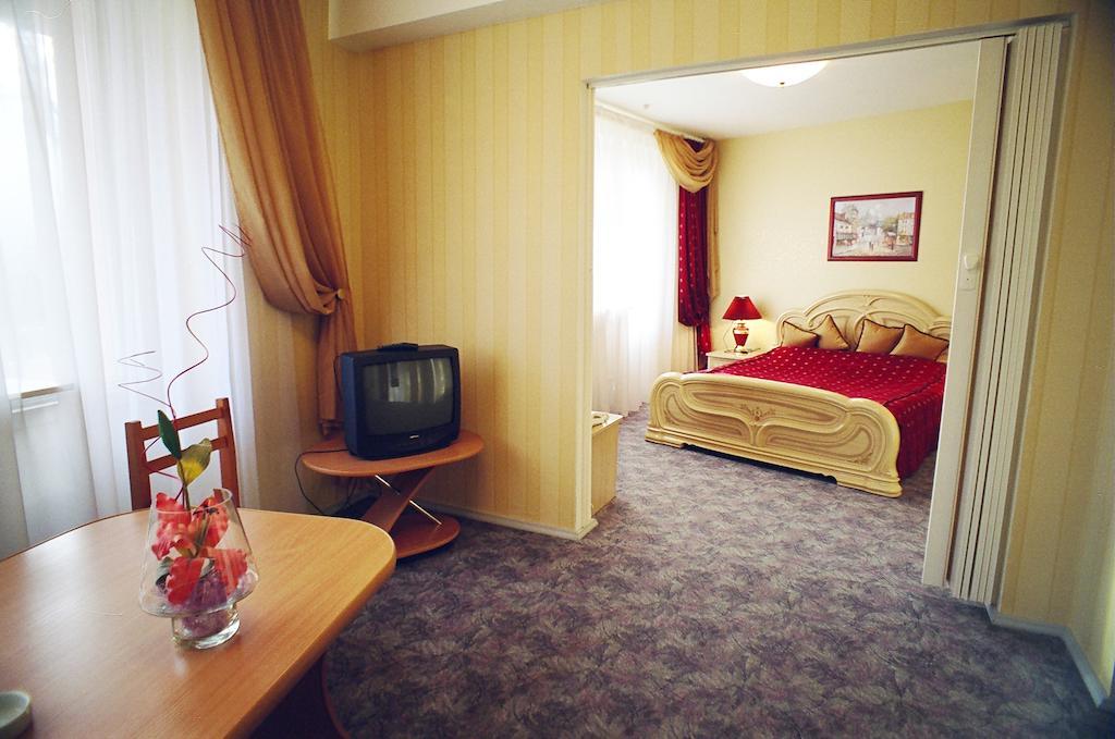 Hotel Maski Πετροζαβόντσκ Εξωτερικό φωτογραφία